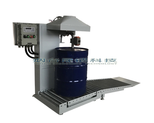 化工助劑灌裝機(jī)廠(chǎng)家晟銘設(shè)備分享為什么化工液體灌裝大桶設(shè)備如此的受歡迎？